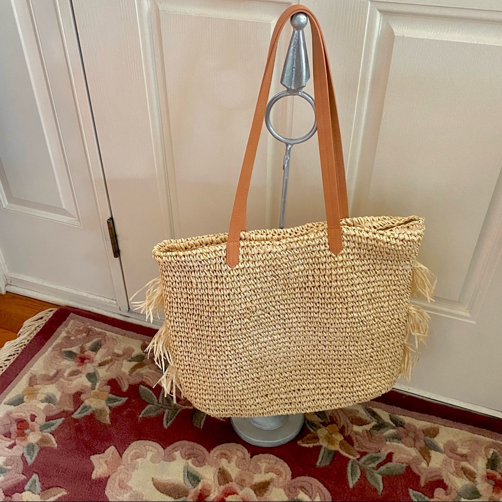 UNIVERSAL THREADS • Straw Tote - Picture 8 of 15